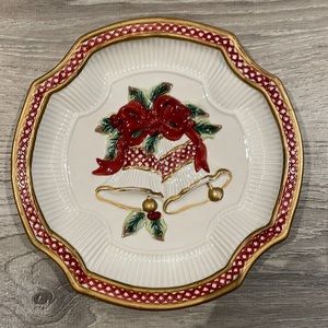 Fitz & Floyd Holiday bow plate